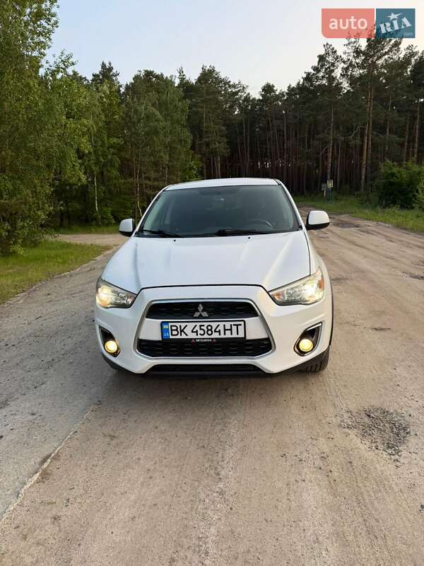 Mitsubishi Outlander sport (2014)