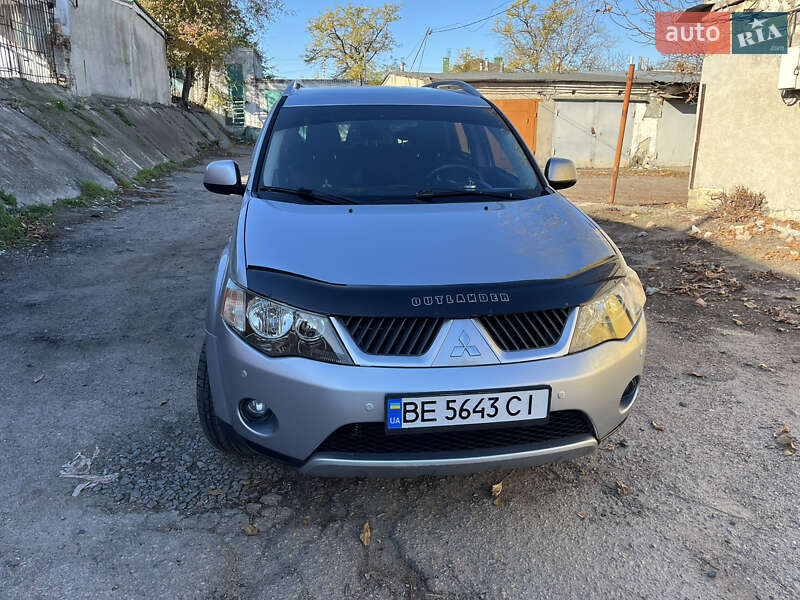 Mitsubishi Outlander xl (2009)