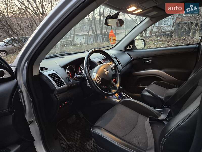 Mitsubishi Outlander xl (2010)