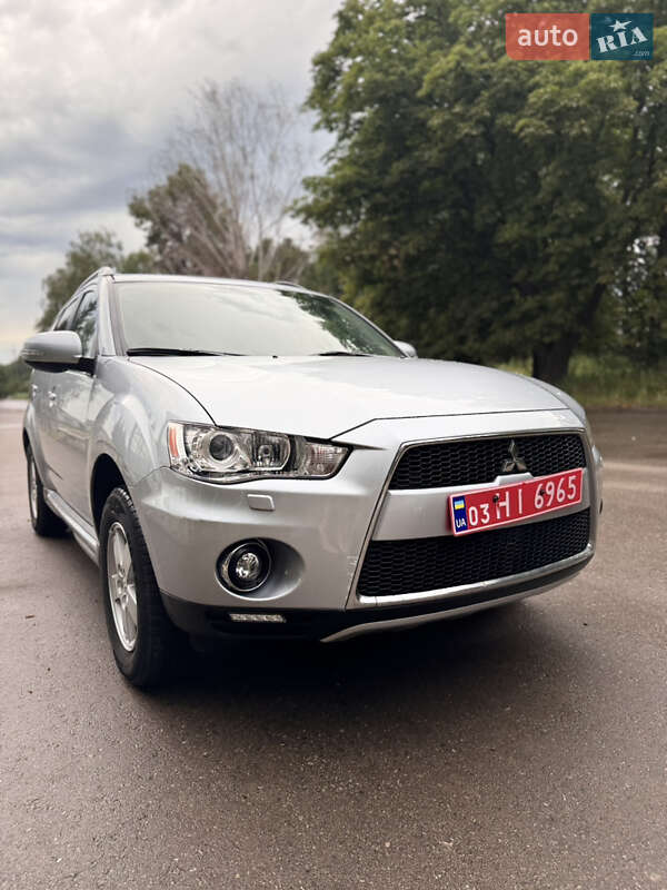 Mitsubishi Outlander xl (2010)