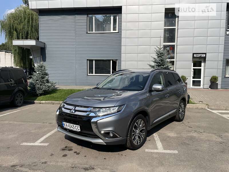 Mitsubishi Outlander (2015)