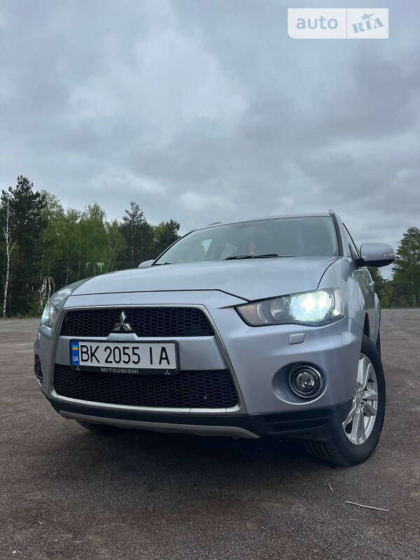 Mitsubishi Outlander xl (2010)