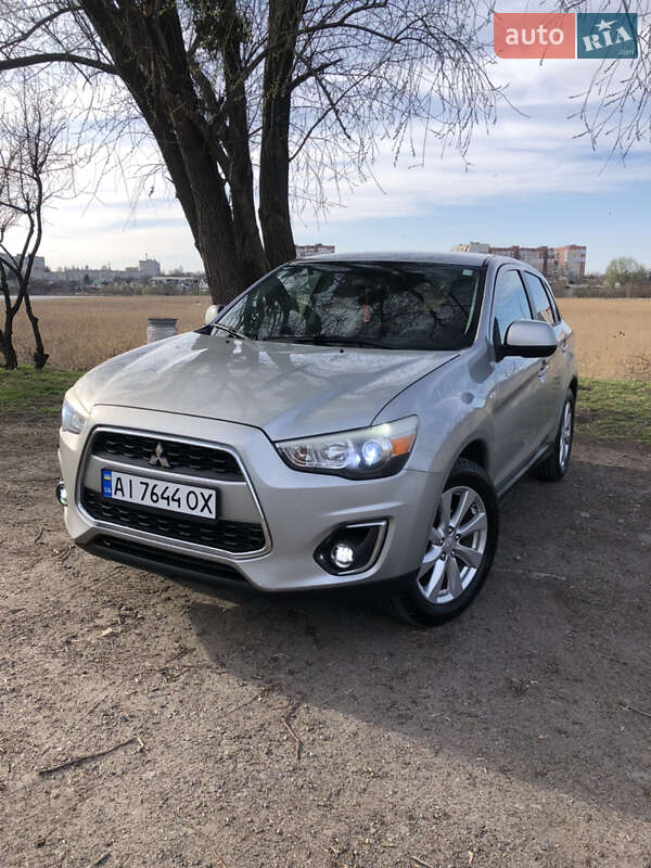 Mitsubishi Outlander (2015)
