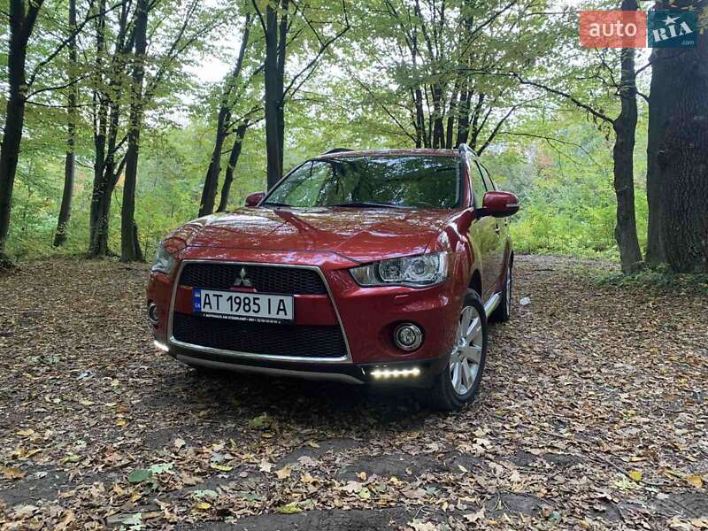 Mitsubishi Outlander (2011)