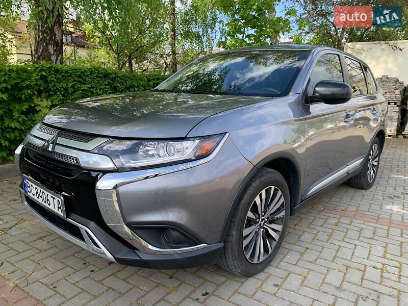Mitsubishi Outlander (2018)