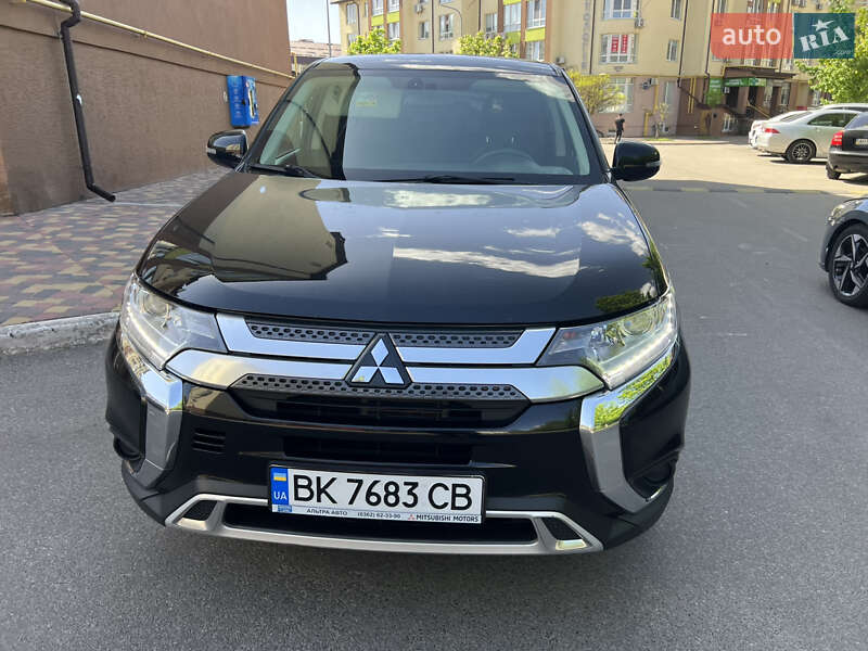Mitsubishi Outlander (2018)