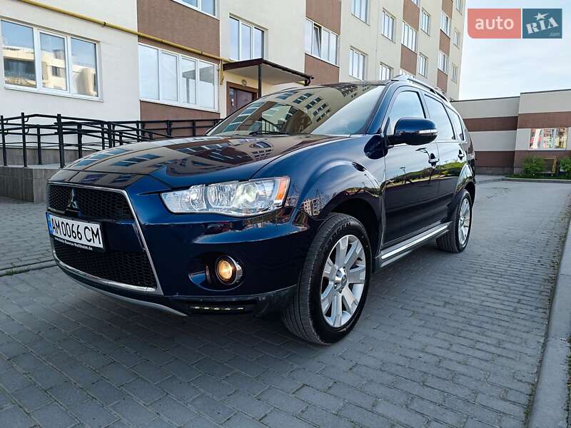 Mitsubishi Outlander (2011)