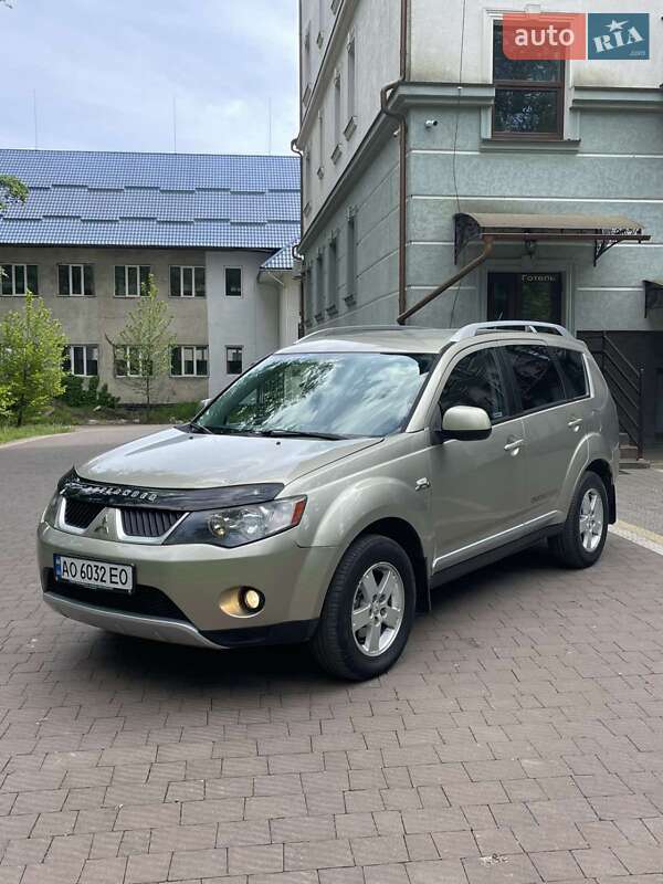 Mitsubishi Outlander (2007)