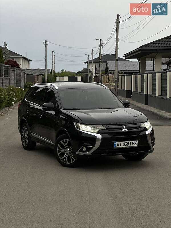 Mitsubishi Outlander (2015)
