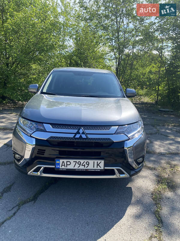 Mitsubishi Outlander (2021)
