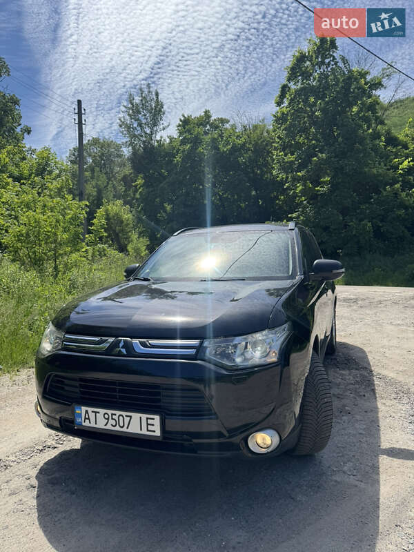 Mitsubishi Outlander (2013)