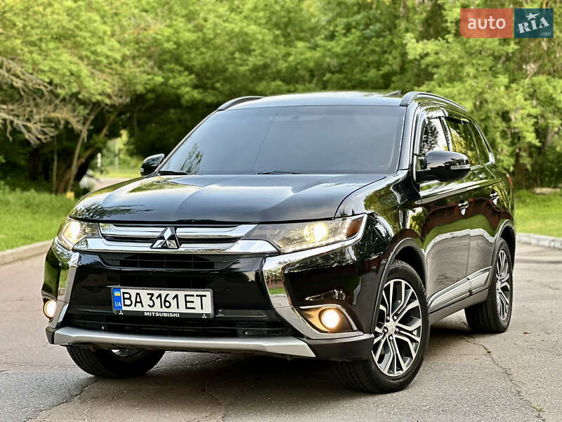 Mitsubishi Outlander (2016)