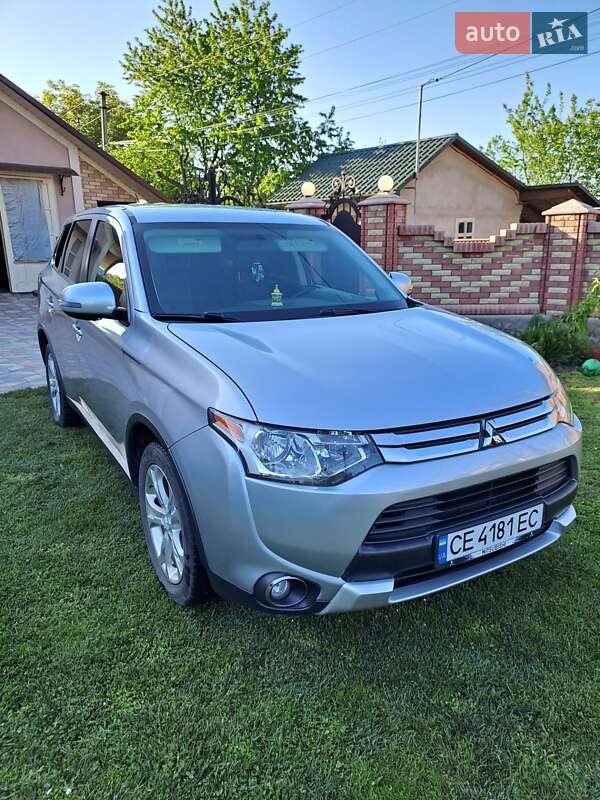 Mitsubishi Outlander (2014)