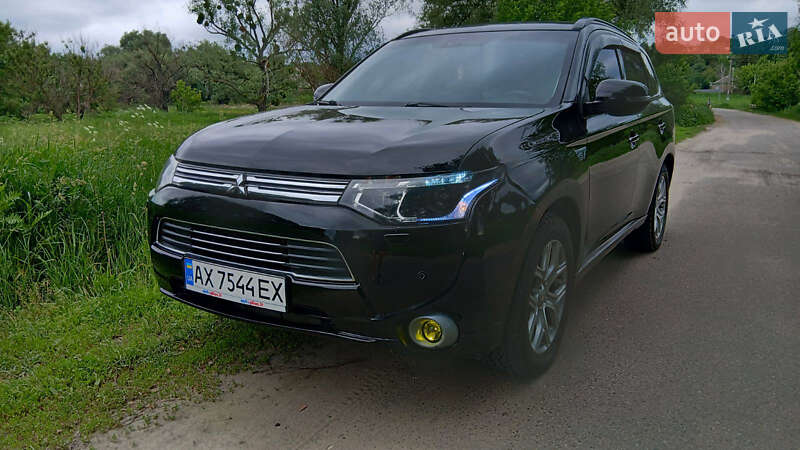 Mitsubishi Outlander (2014)