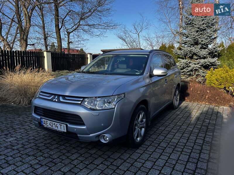 Mitsubishi Outlander (2013)
