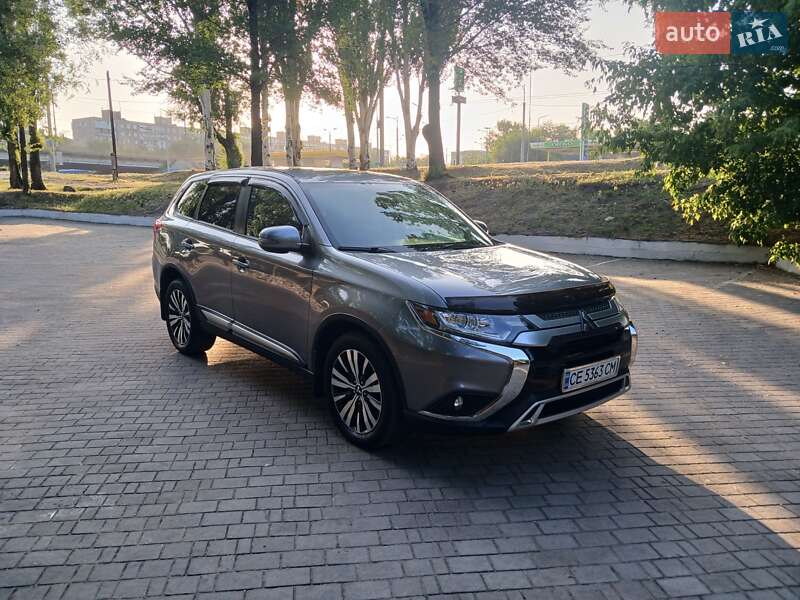 Mitsubishi Outlander (2019)