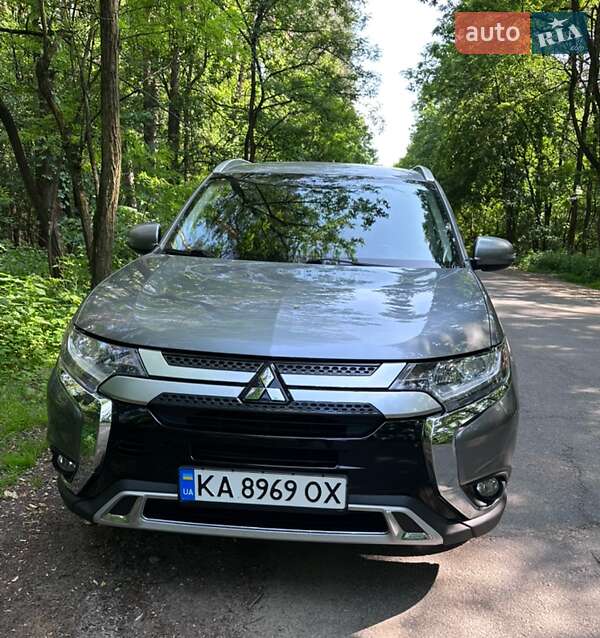Mitsubishi Outlander (2019)