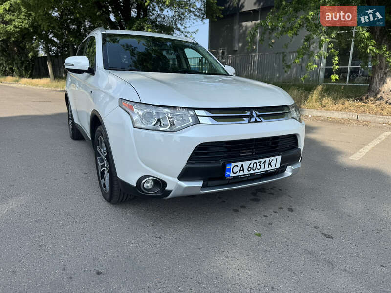 Mitsubishi Outlander (2014)