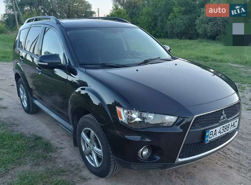 Mitsubishi Outlander (2011)