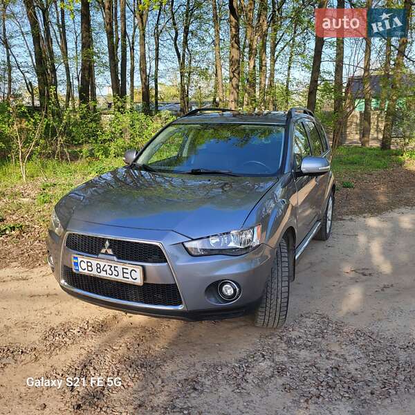 Mitsubishi Outlander (2012)