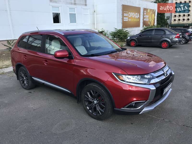 Mitsubishi Outlander (2016)
