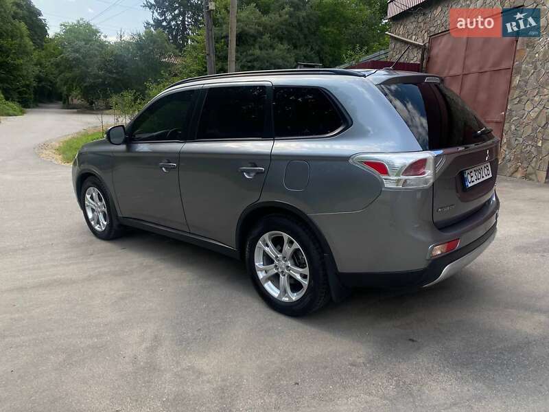Mitsubishi Outlander (2014)