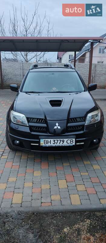 Mitsubishi Outlander (2005)