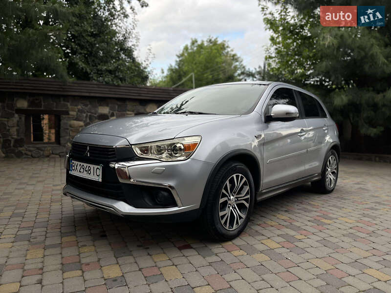 Mitsubishi Outlander (2016)