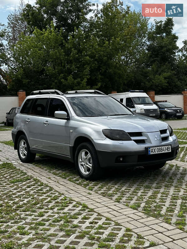 Mitsubishi Outlander (2003)