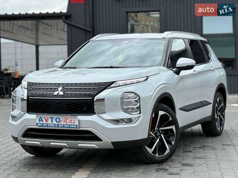 Mitsubishi Outlander (2022)