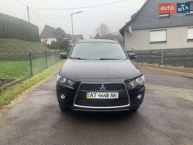 Mitsubishi Outlander (2011)