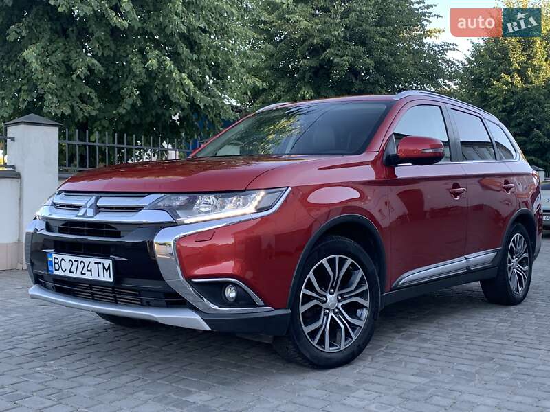 Mitsubishi Outlander (2015)