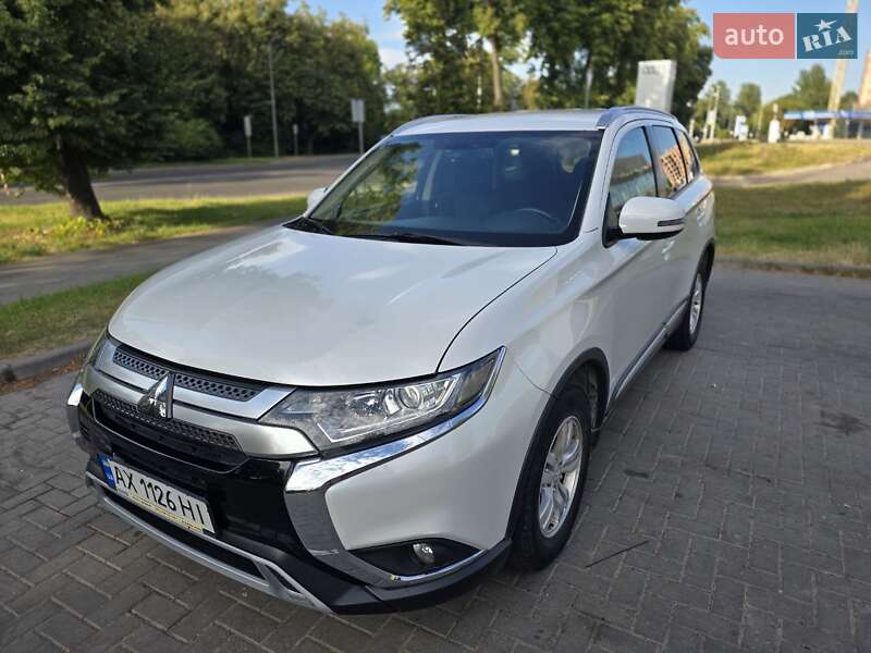 Mitsubishi Outlander (2018)