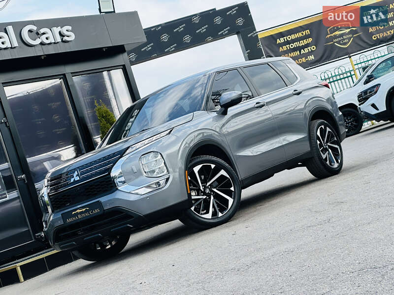 Mitsubishi Outlander (2022)
