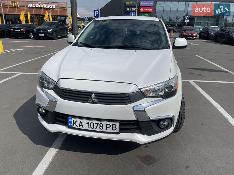 Mitsubishi Outlander (2015)