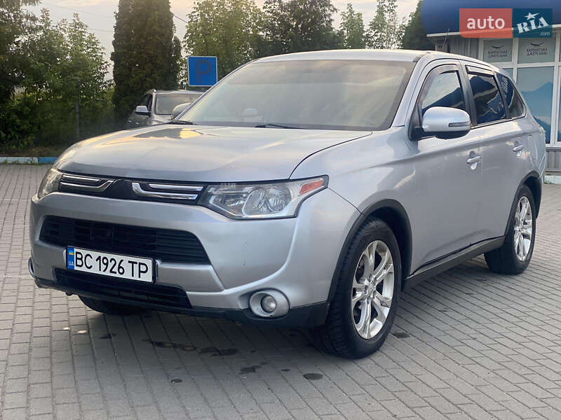 Mitsubishi Outlander (2014)