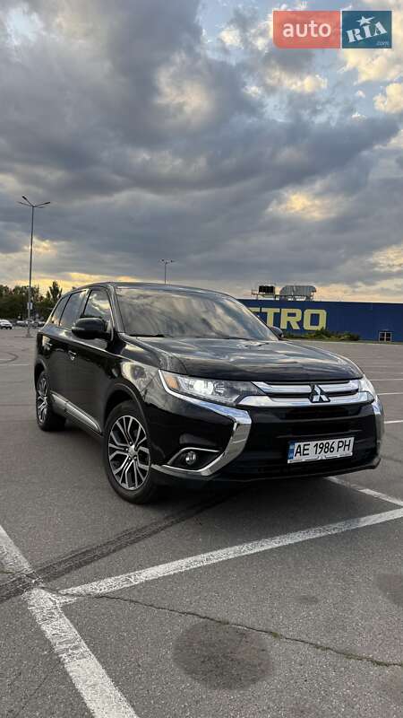 Mitsubishi Outlander (2017)