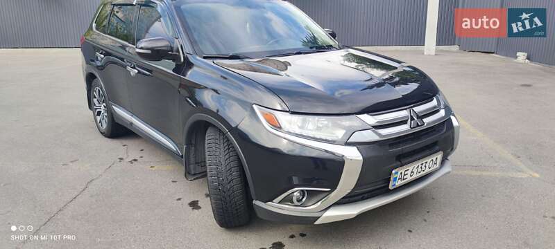 Mitsubishi Outlander (2016)