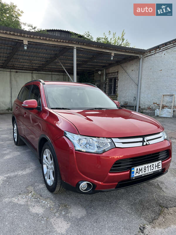 Mitsubishi Outlander (2014)