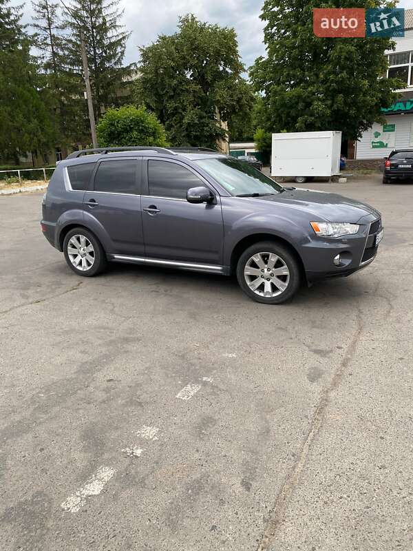 Mitsubishi Outlander (2011)