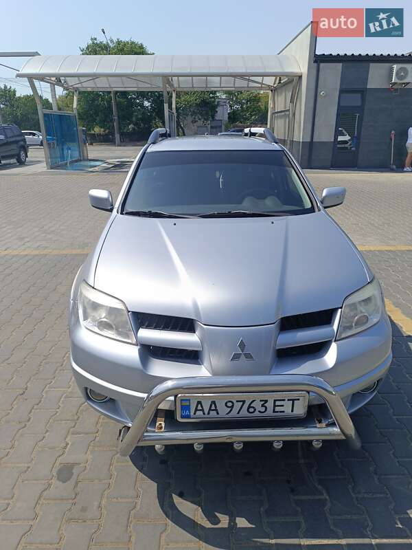 Mitsubishi Outlander (2008)