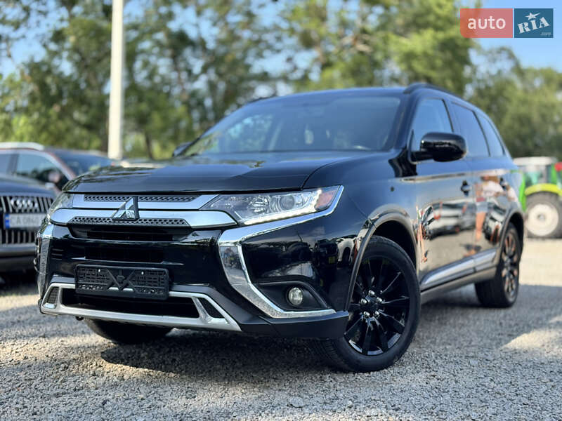 Mitsubishi Outlander (2019)