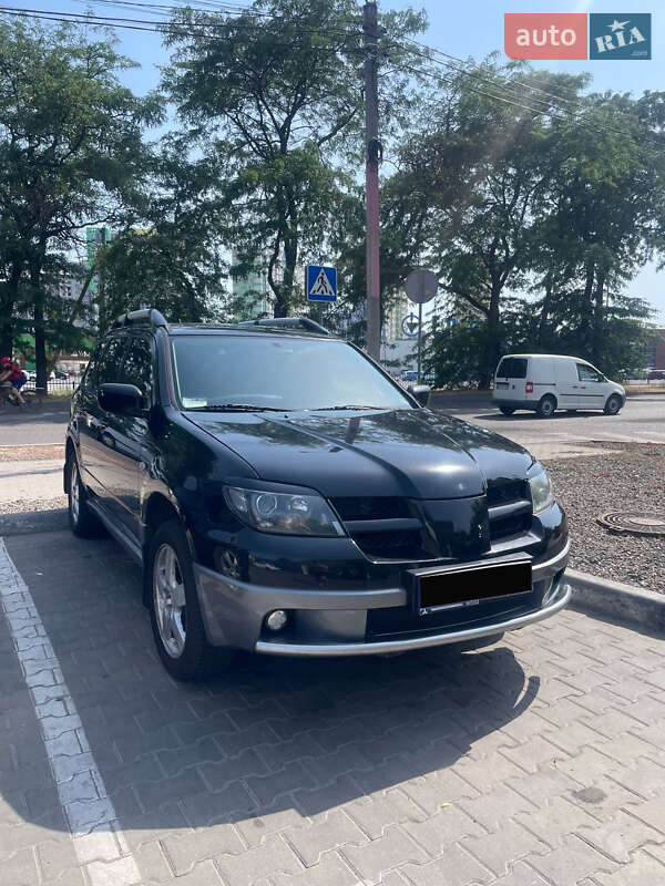 Mitsubishi Outlander (2004)