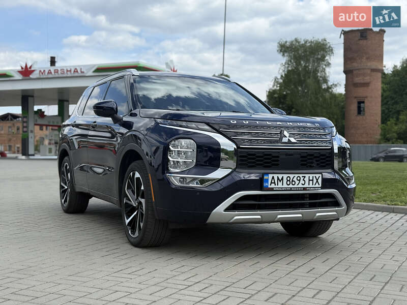 Mitsubishi Outlander (2022)