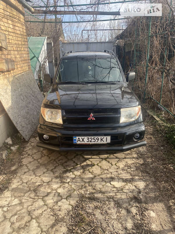 Mitsubishi Pajero pinin (2001)