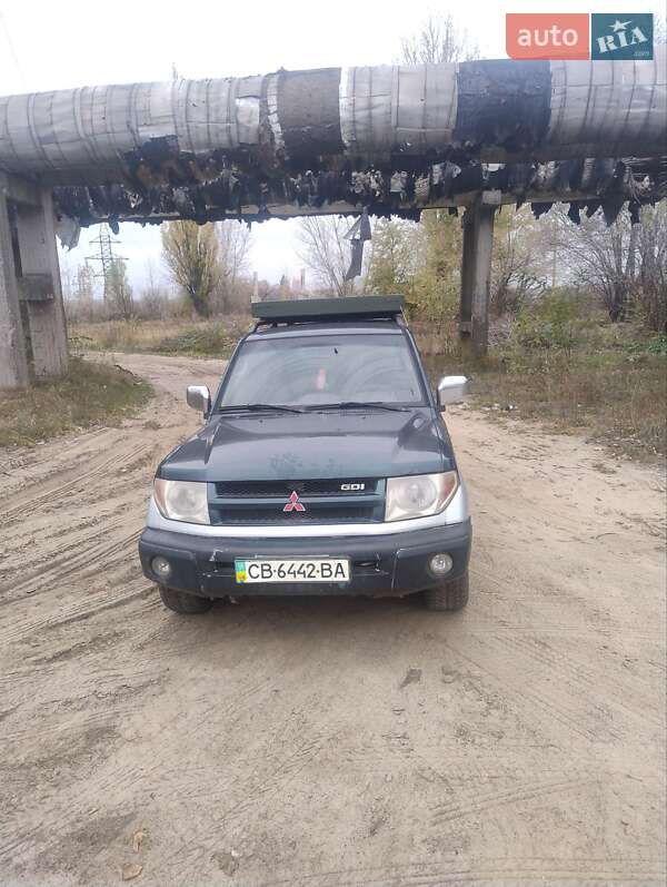 Mitsubishi Pajero pinin (2002)