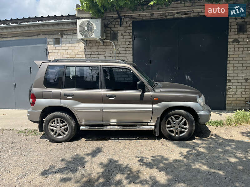 Mitsubishi Pajero pinin (2002)
