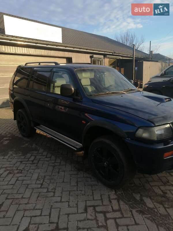 Mitsubishi Pajero sport (1998)