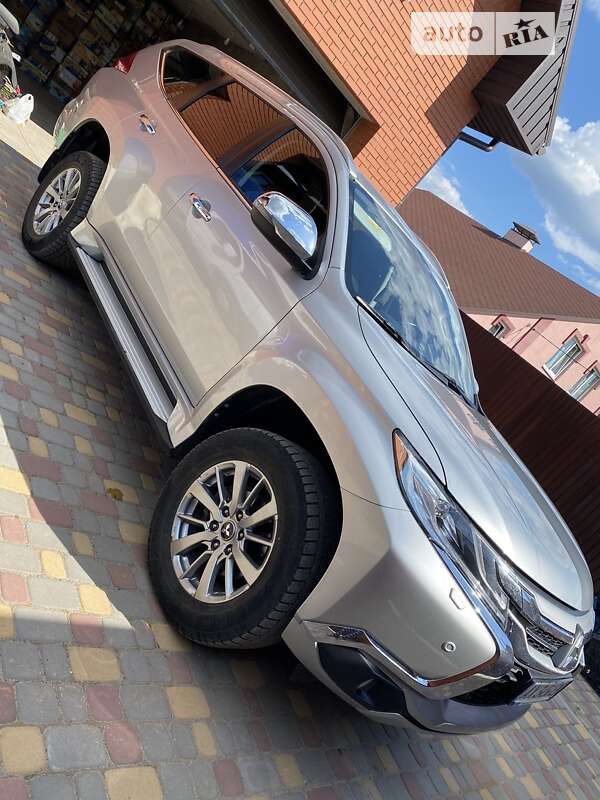 Mitsubishi Pajero sport (2016)