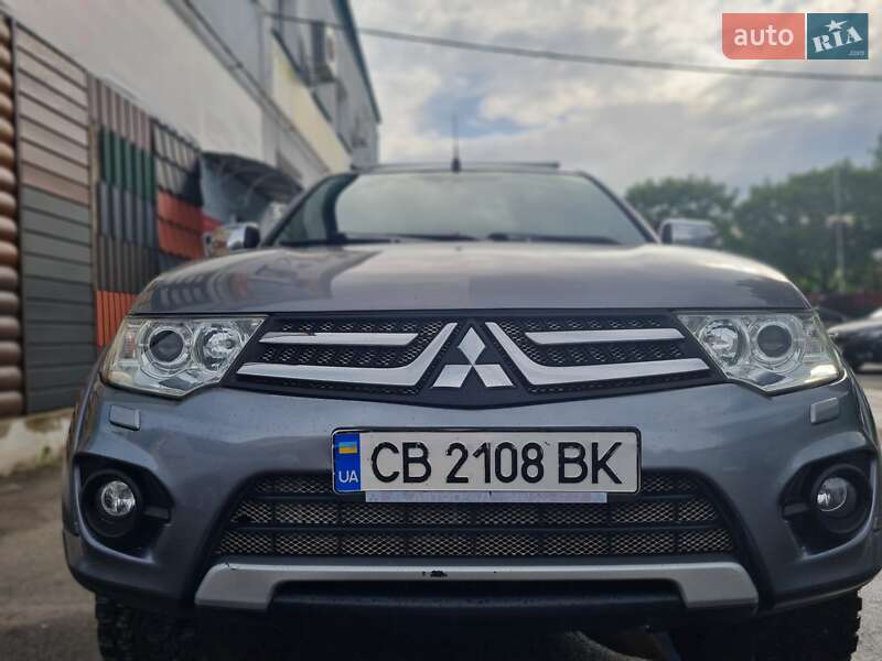 Mitsubishi Pajero sport (2014)